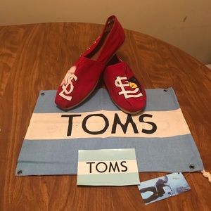 Toms